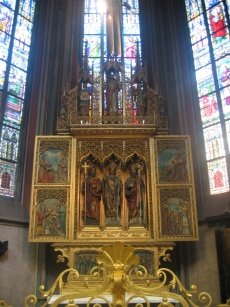 One of the small altars in the cathedral